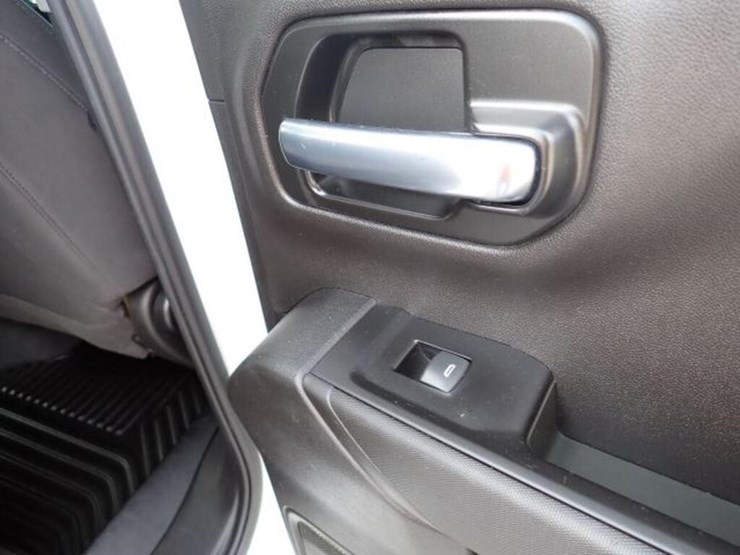 2022-chevrolet-silverado-1500-image-43