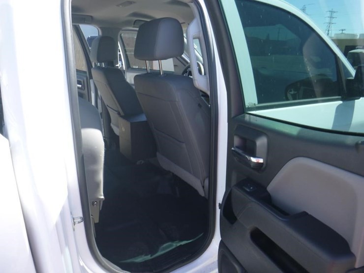 2018-chevrolet-1500-image-8