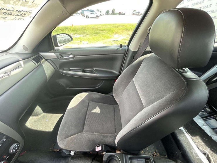 201chevrolet-impala-sedan-image-18