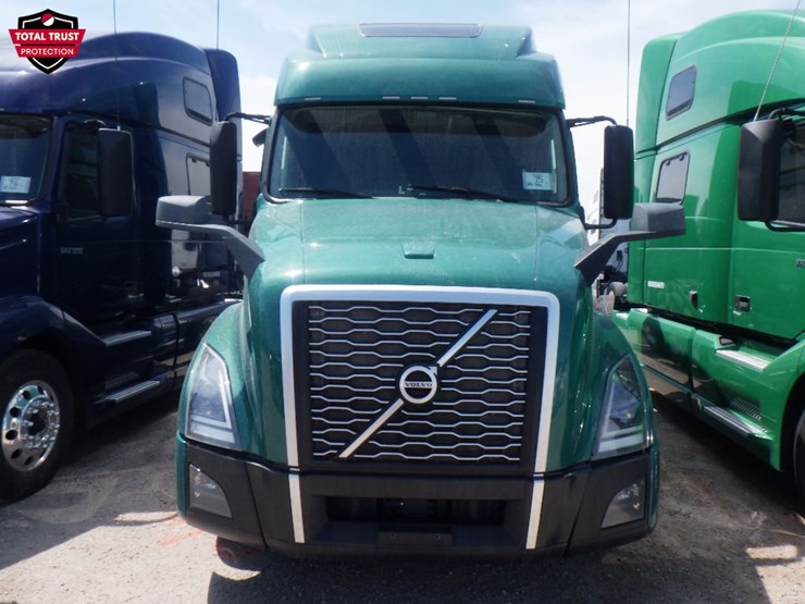 2022-volvo-vnl860-image-2