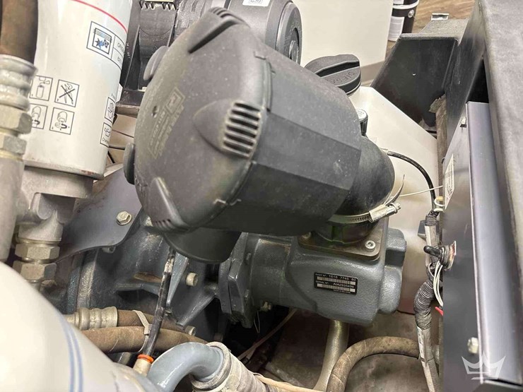 2023-atlas-copco-cps110-s/a-towable-air-compressor-image-7