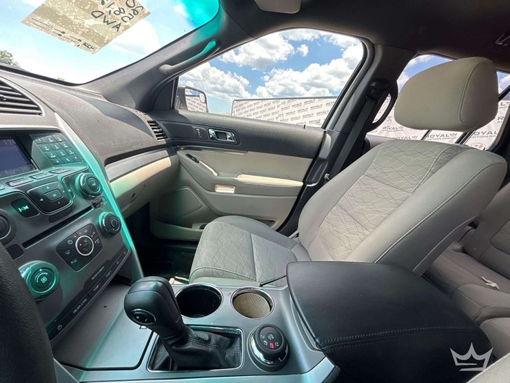 2014-ford-explorer-image-19