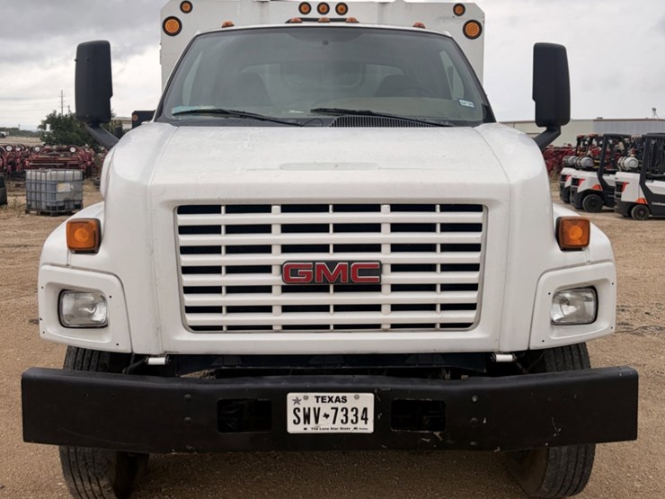 2006-gmc-topkick-c6500-image-4