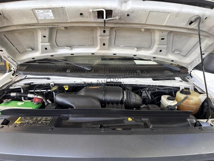 2013-ford-cargo-image-16
