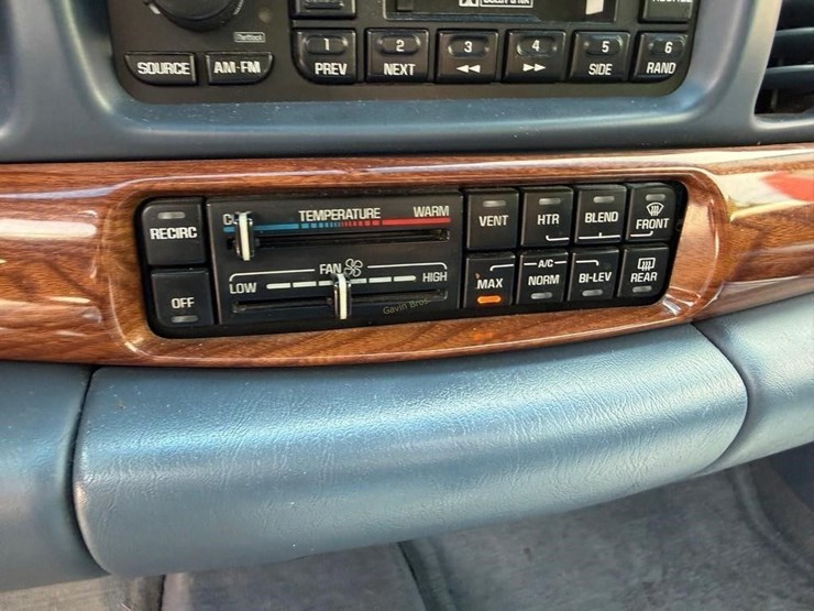 1999-buick-le-sabre-custom-car-image-12