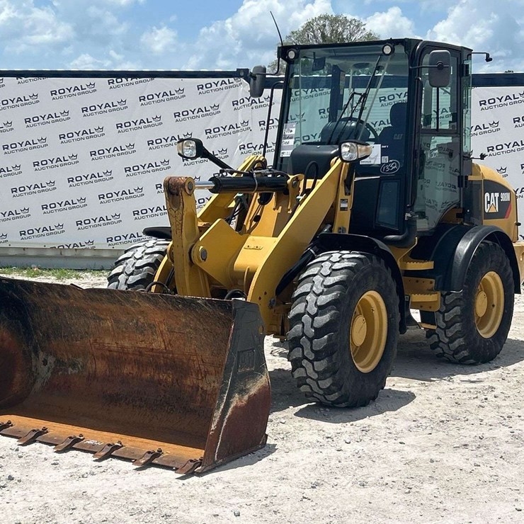 2018 CATERPILLAR 908M