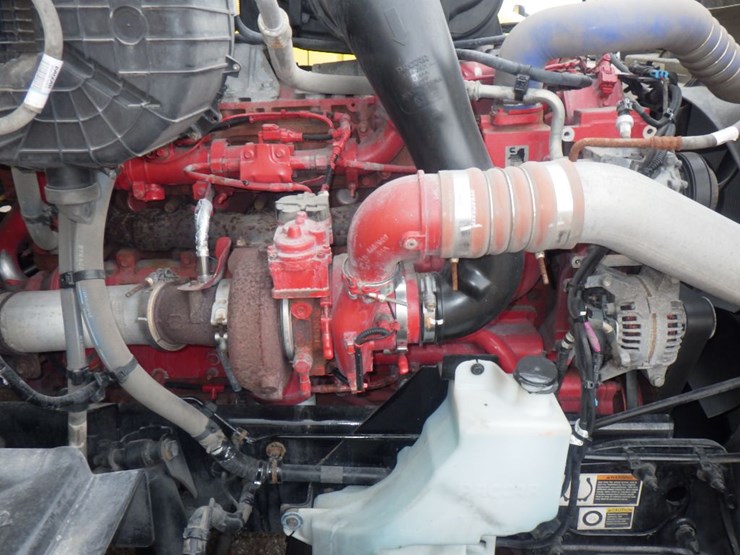 2023-peterbilt-579-image-22