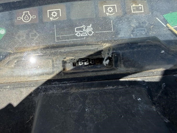 john-deere-425-image-8