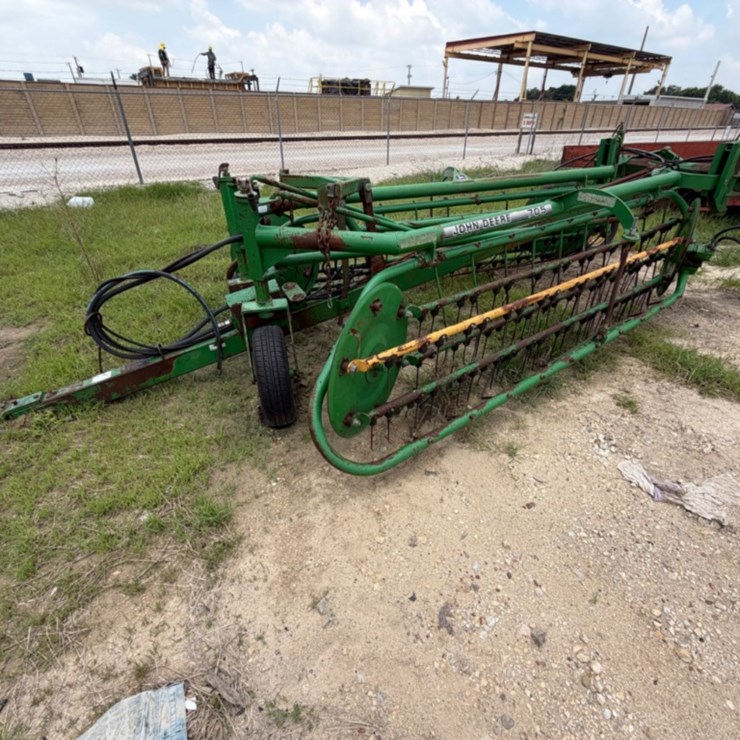 JOHN DEERE 705