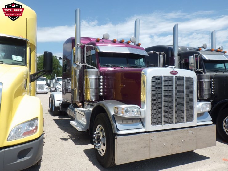 2021-peterbilt-389-image-3
