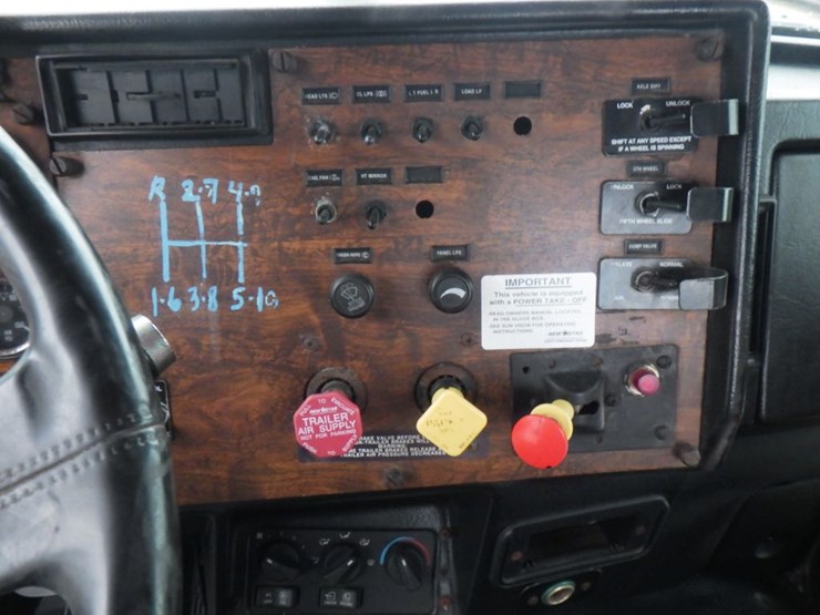 2000-peterbilt-378-image-16