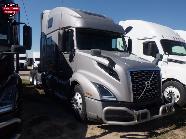 2023-volvo-vnl860-image-3