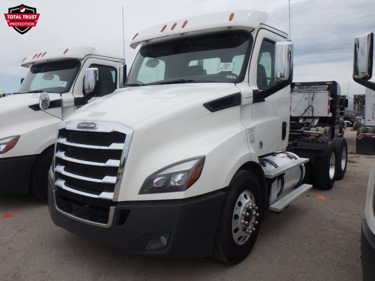 2019-freightliner-cascadia-116-image-1