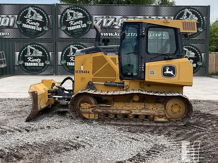 2021-deere-650k-lgp-image-1