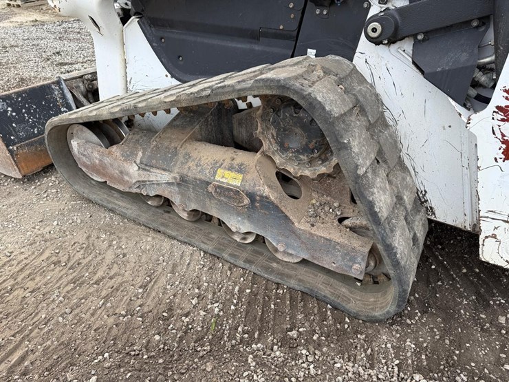 2020-bobcat-t76-image-17
