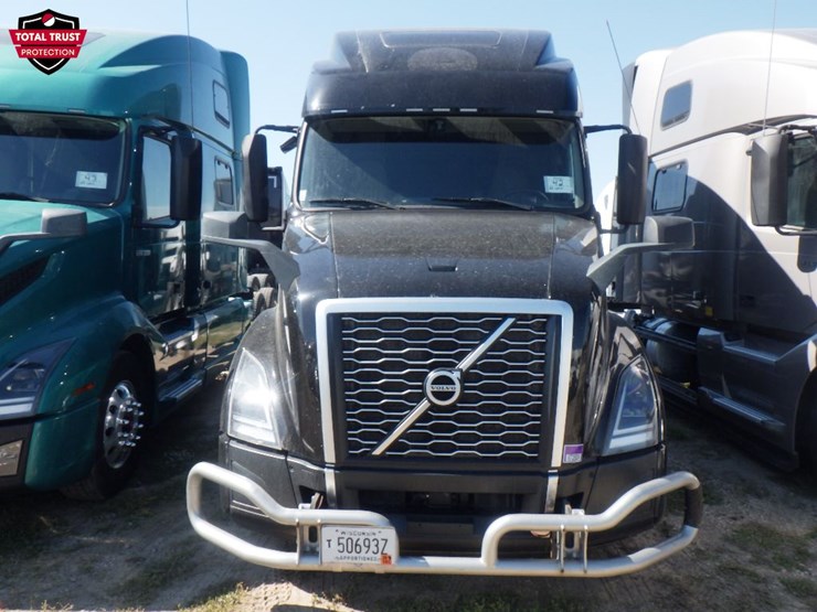 2023-volvo-vnl860-image-2