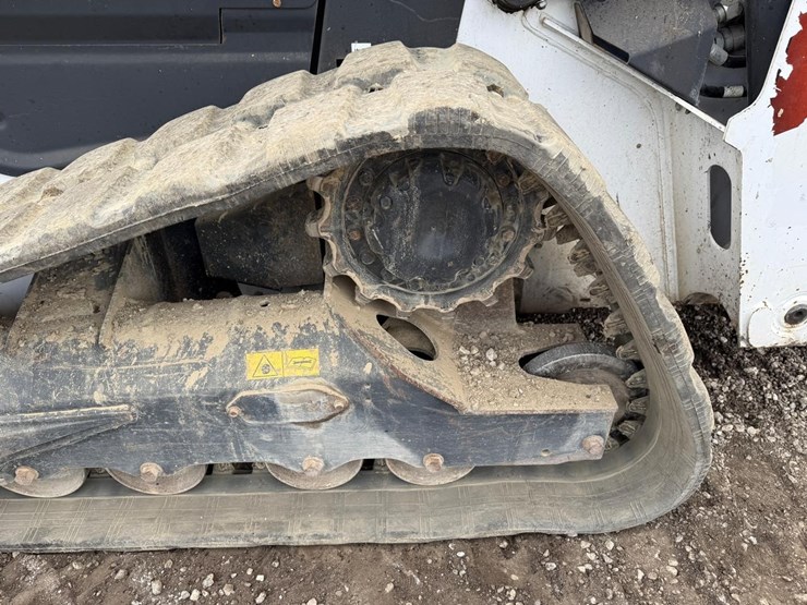 2020-bobcat-t76-image-19
