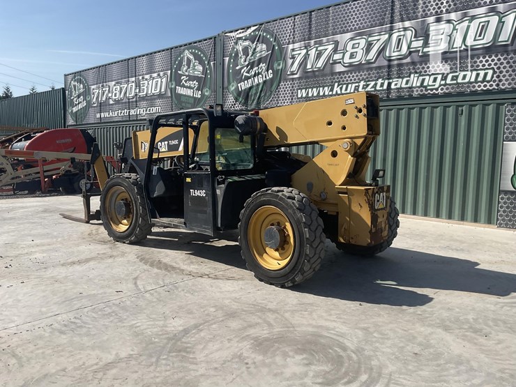 2014-caterpillar-tl943c-image-2