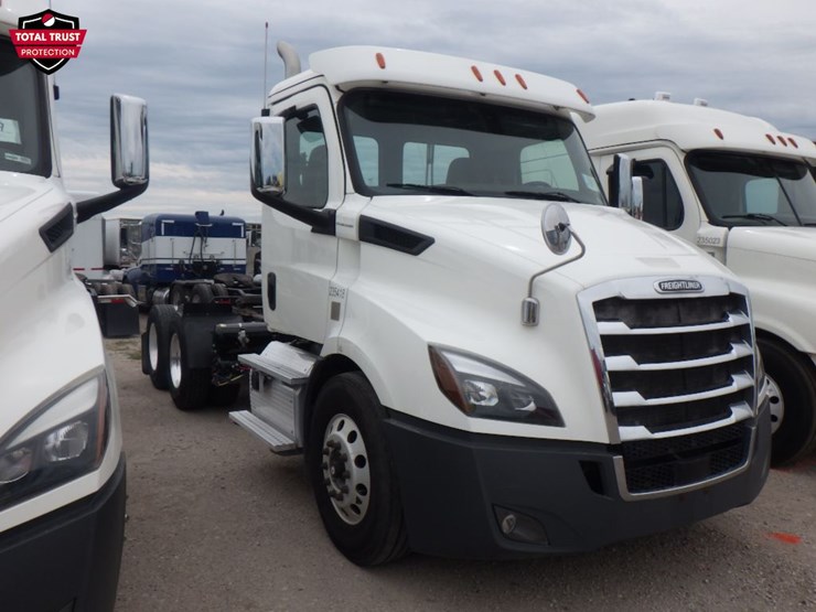 2019-freightliner-cascadia-116-image-3