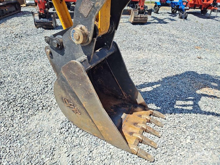 2023-jcb-90z-2-t4-midi-excavator-image-14