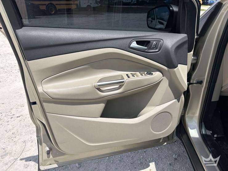 2017-ford-escape-image-17