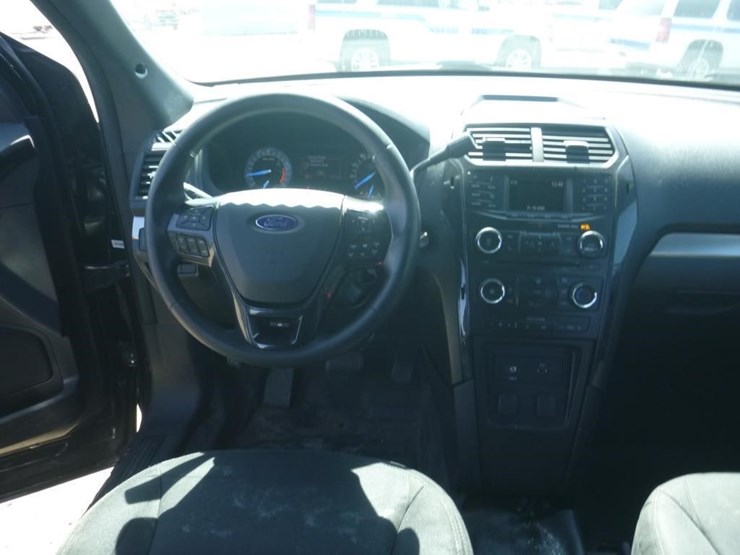 2017-ford-explorer-image-9