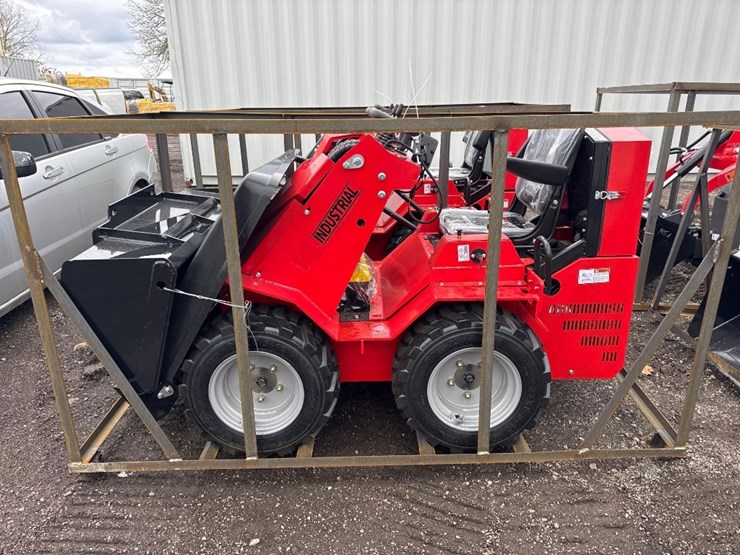 new-agt-industrial-co-mini-ride-on-skidloader-model-sda-140w-image-1