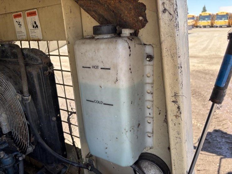2000-ingersoll-rand-light-tower-image-25
