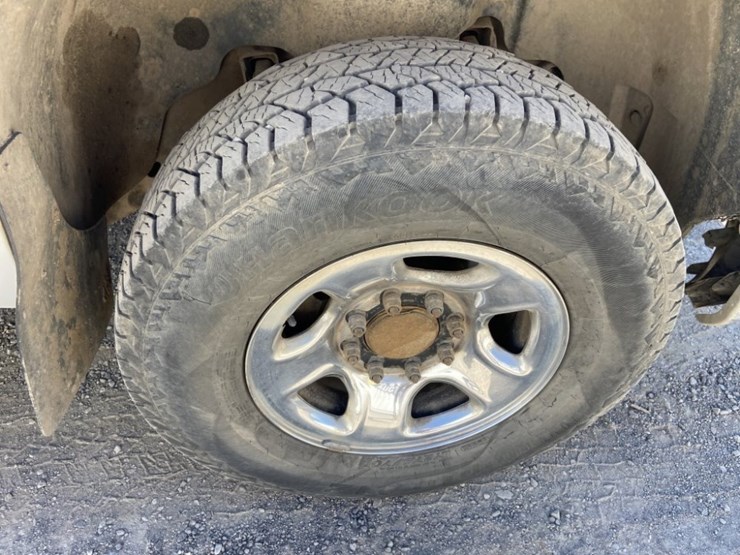 2008-chevrolet-silverado-2500-image-13