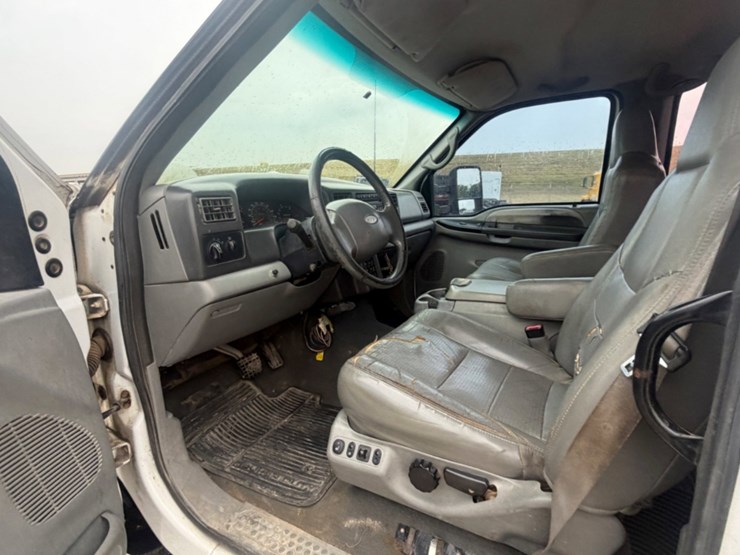 2005-ford-f650-image-9