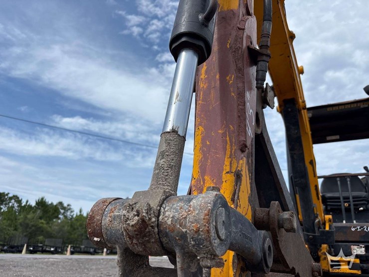 2019-jcb-8029cts-image-12