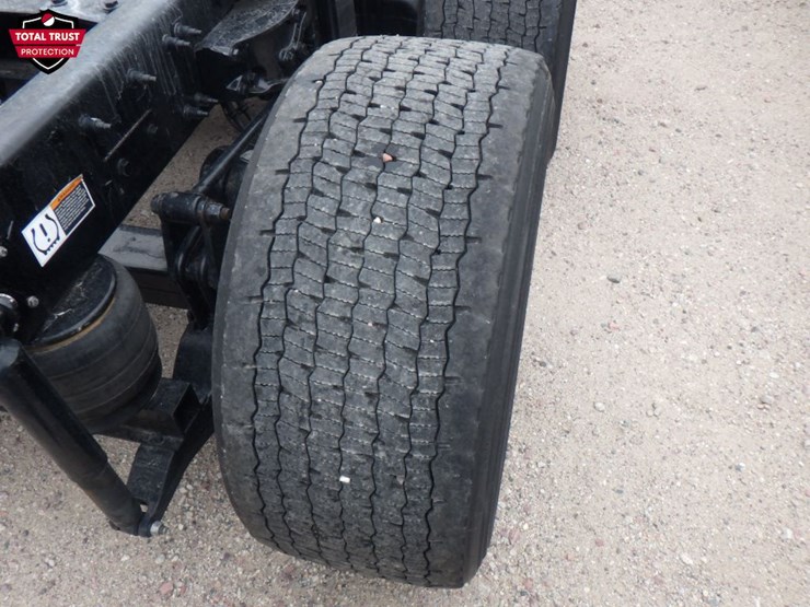 2024-kenworth-t680-image-6
