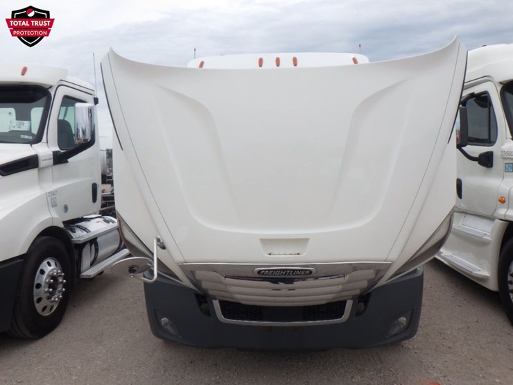 2019-freightliner-cascadia-116-image-21