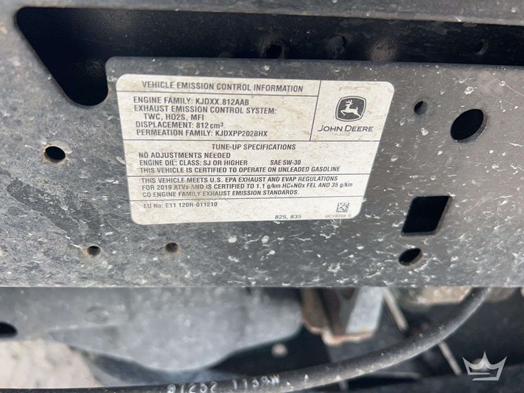 2019-john-deere-gator-image-15