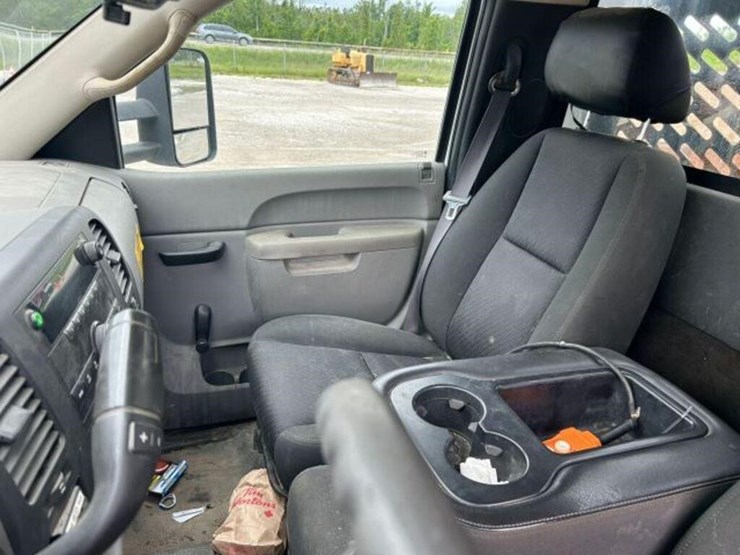 2012-chevrolet-silverado-3500hd-image-22