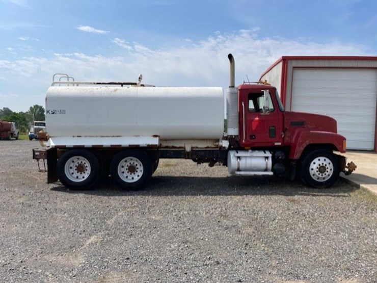 1999-mack-ch613-image-4