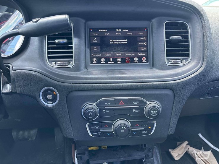 2018-dodge-charger-sedan-image-15