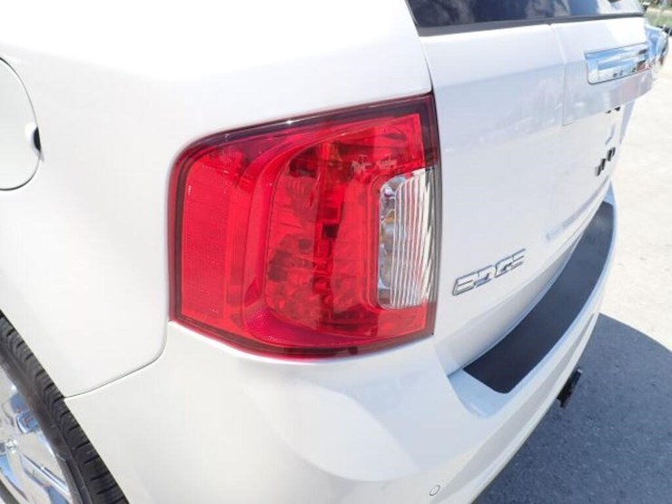 2011-ford-edge-image-82