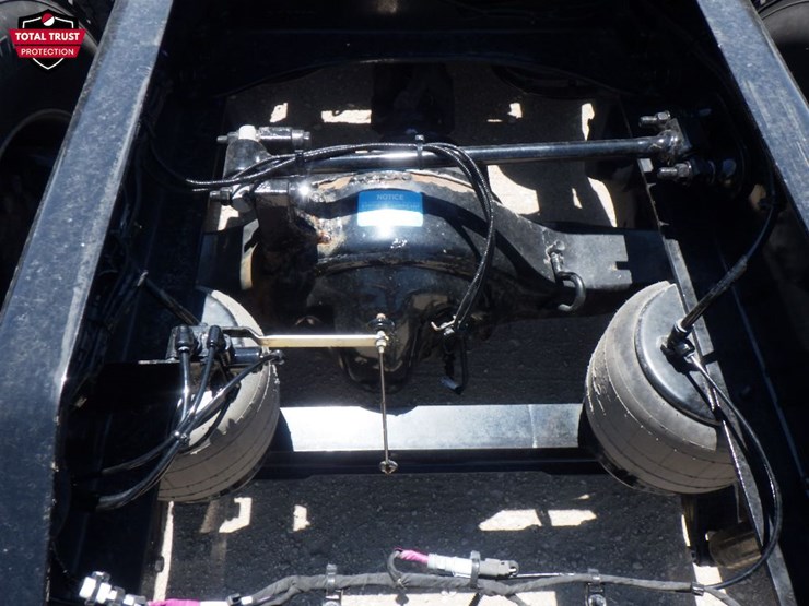 2021-peterbilt-389-image-11
