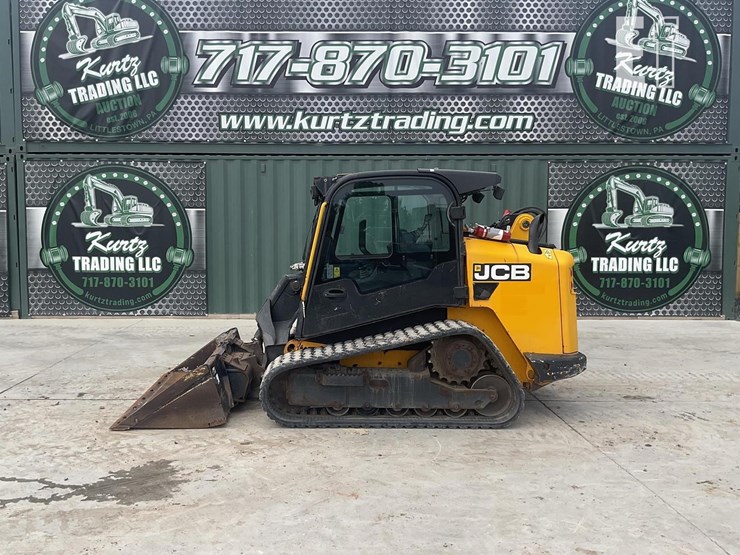 2021-jcb-3ts-8t-image-1