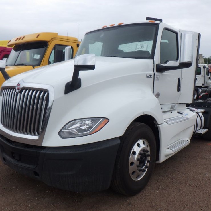 2018 INTERNATIONAL LT