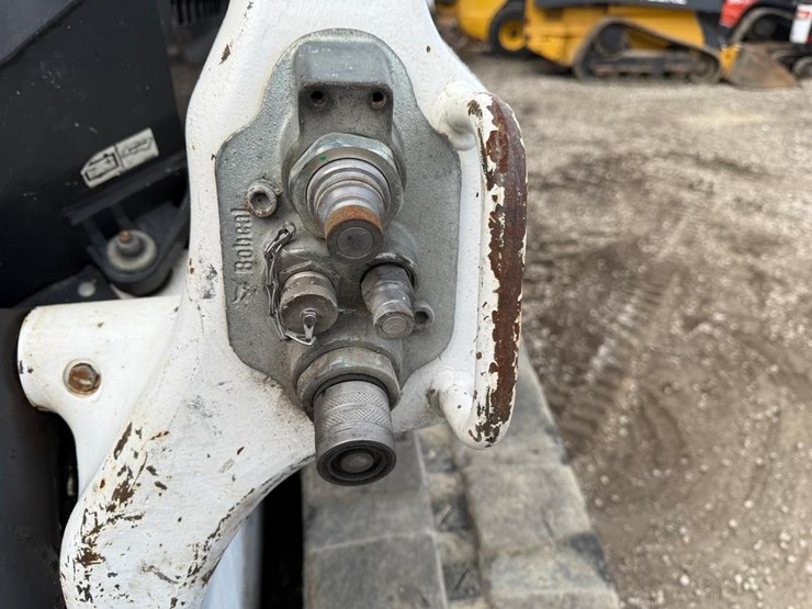 2020-bobcat-t76-image-11