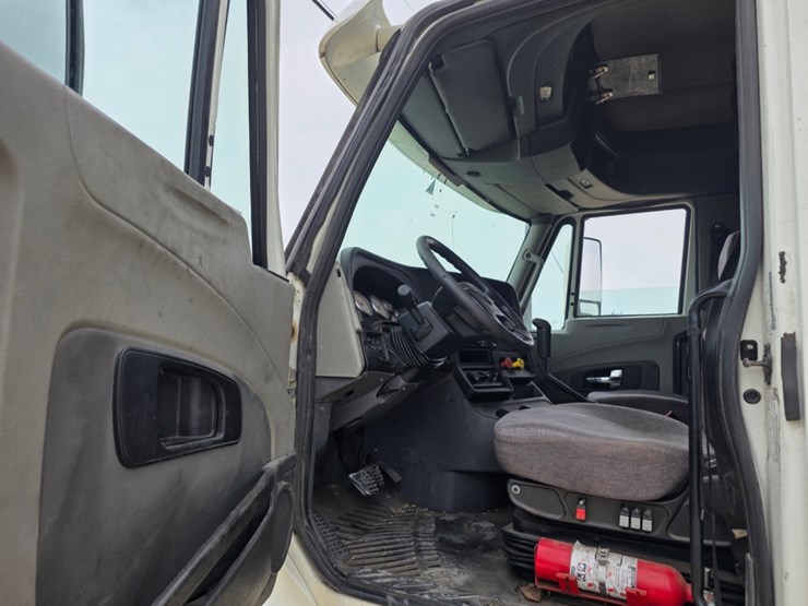 2015-international-prostar-image-9
