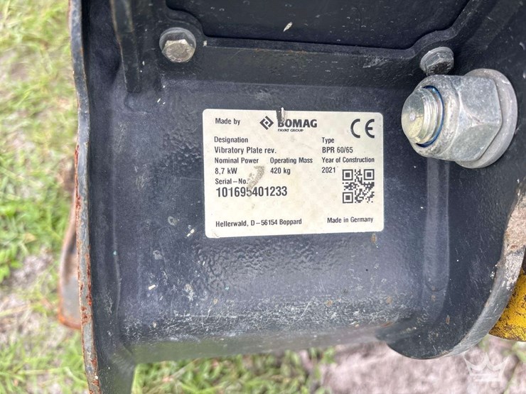 2021-bomag-bpr-60/65-reversible-vibratory-plate-compactor-image-2