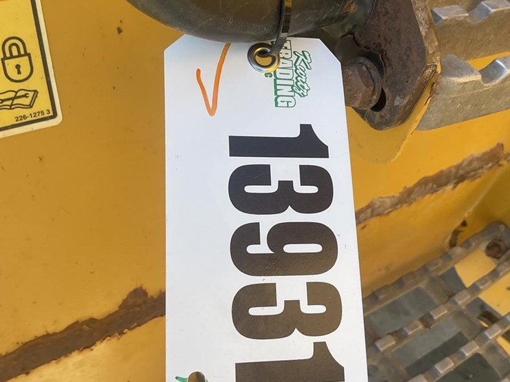 2019-caterpillar-745-image-21