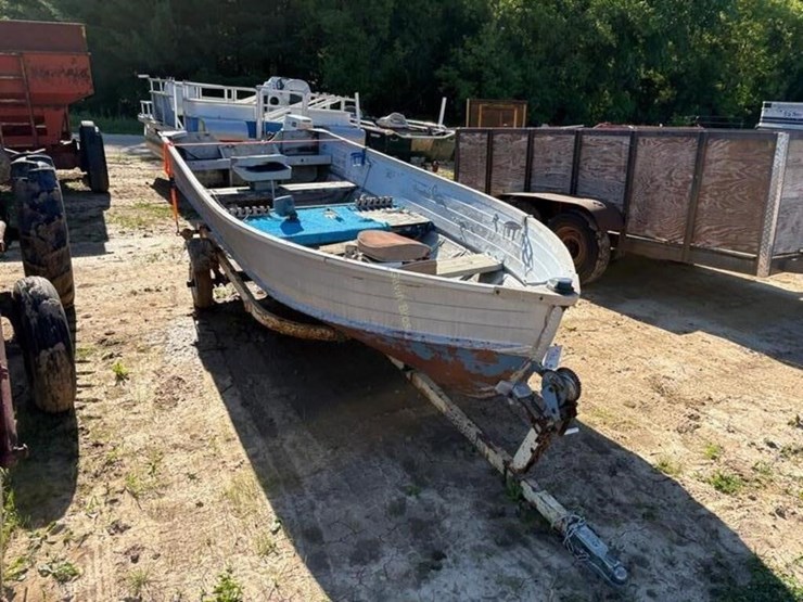 1970-star-craft-14'-aluminum-boat-w/trailer-image-3