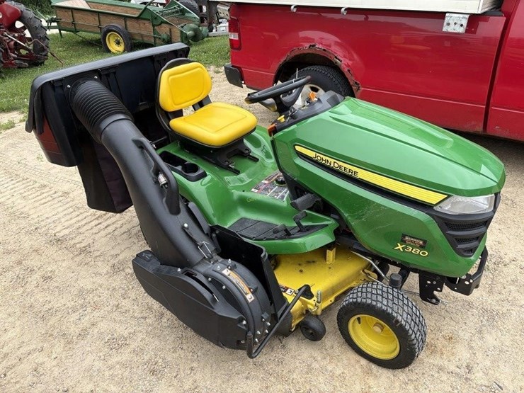 john-deere-x380-image-1