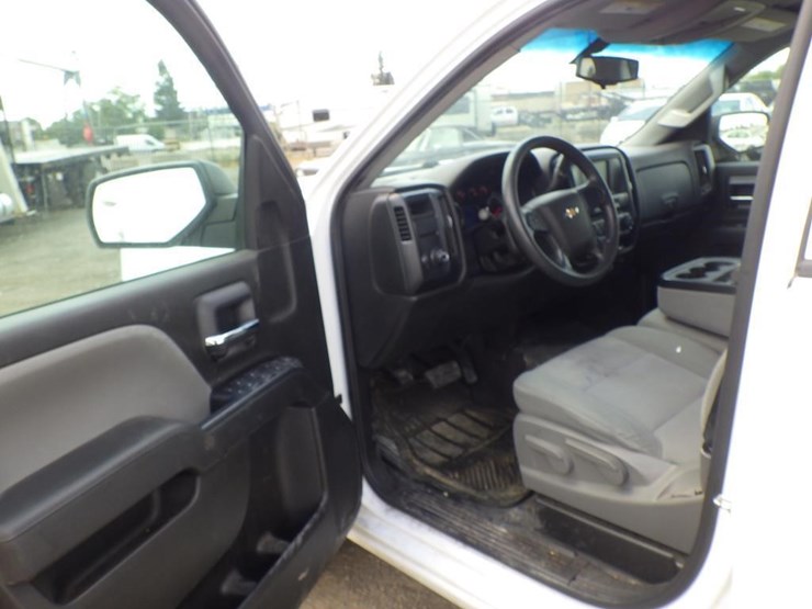 2018-chevrolet-1500-image-5