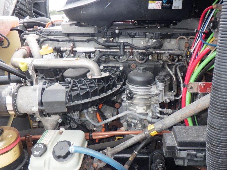 2018-freightliner-cascadia-125-image-19