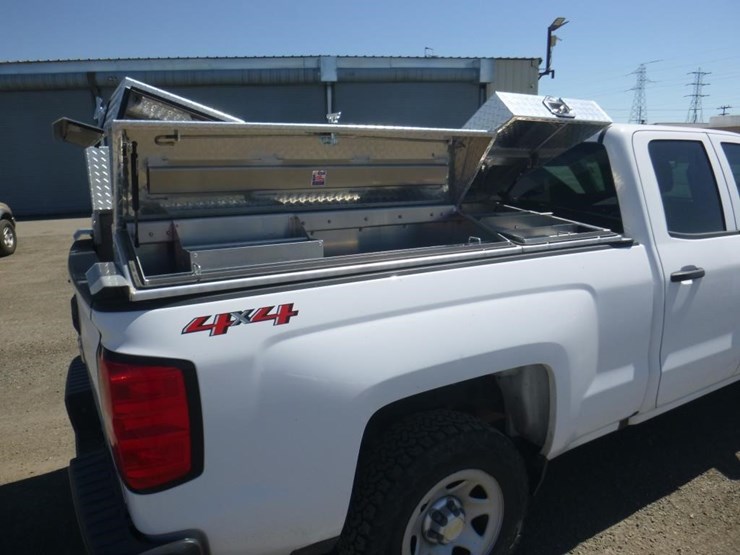 2018-chevrolet-1500-image-11